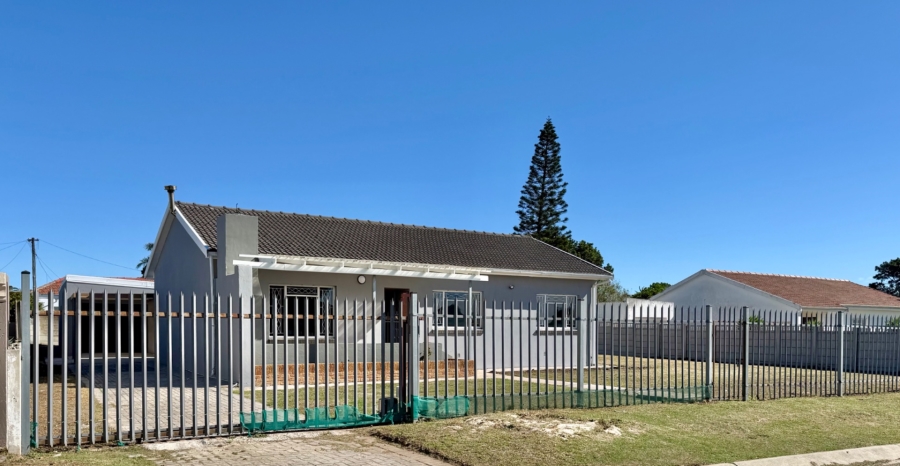 3 Bedroom Property for Sale in Kabega Park Eastern Cape